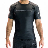 METRIC '25 SHORT-SLEEVE RASH GUARD