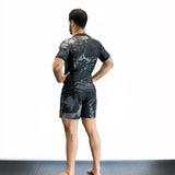 GLITCH NOIR SHORT-SLEEVE RASH GUARD
