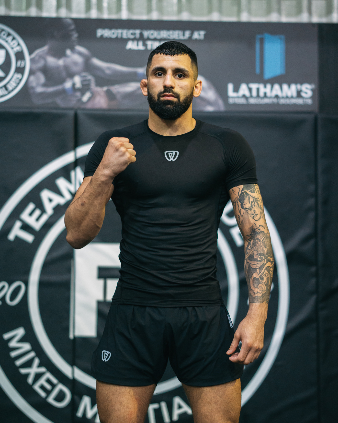 Phalanx jiu jitsu rash guard for BJJ and MMA, compression top short sleeve rashguard perfect for No Gi Jiu Jitsu, Brazilian Jiu-Jitsu and Mixed Martial Arts - all grappling and wrestling Spartan Race, Tough Mudder, Surfing, Yoga - all athletics! Workout clothes for a wide range of everyday sports, gym wear and exercise activities.