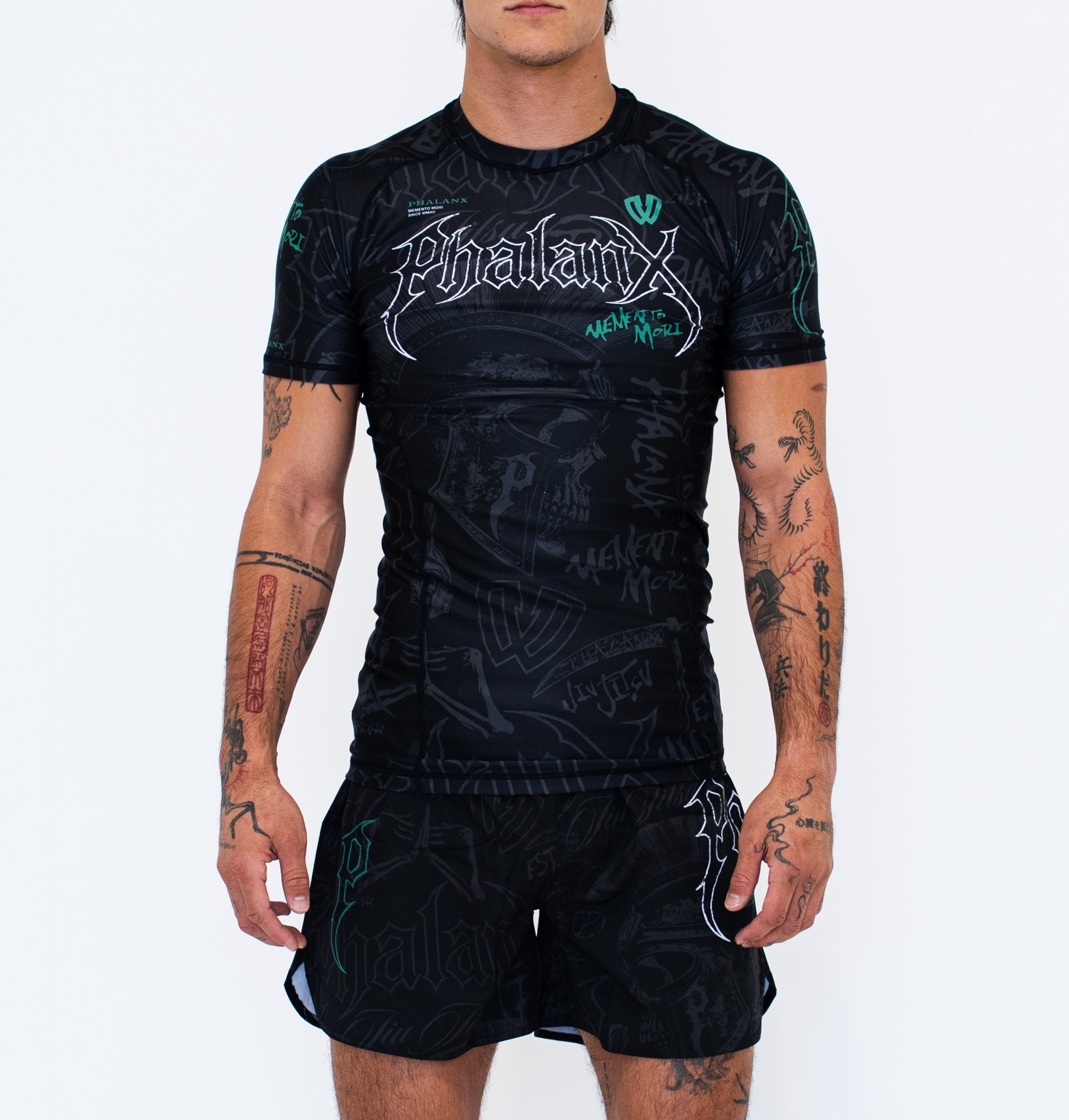 REQUIEM RASH GUARD