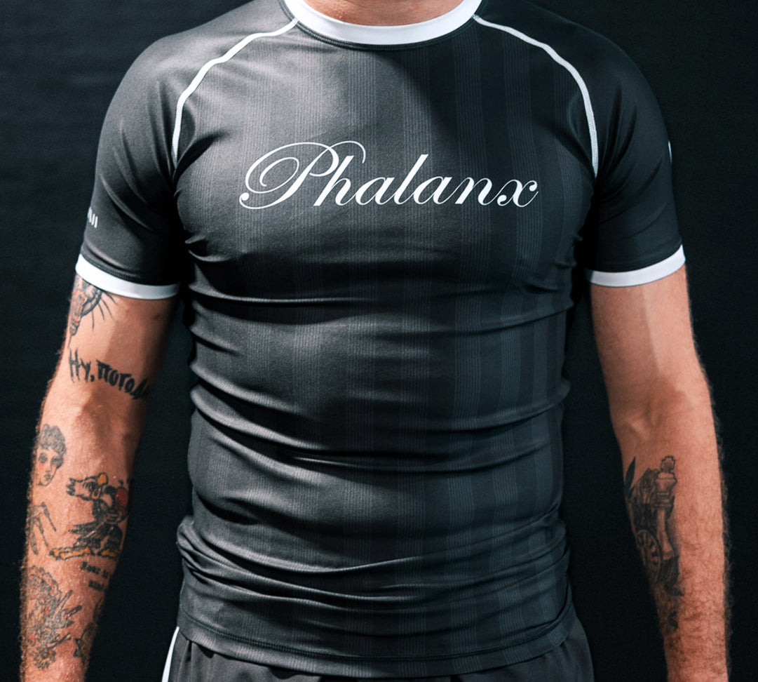 HERITAGE SHORT-SLEEVE RASH GUARD | ONYX