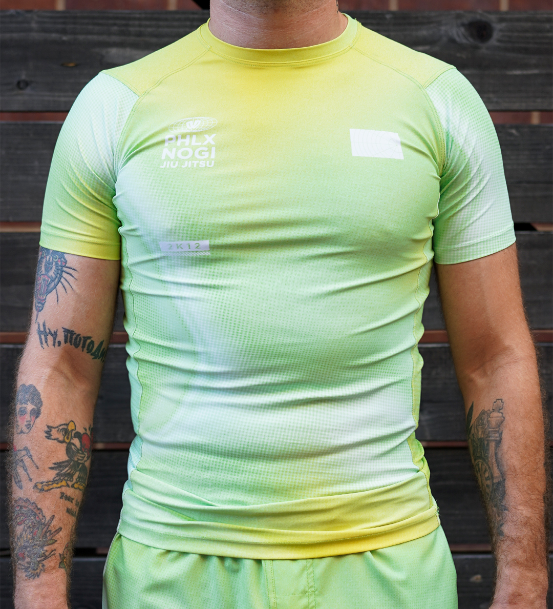SPECTRA SHORT SLEEVE RASH GUARD